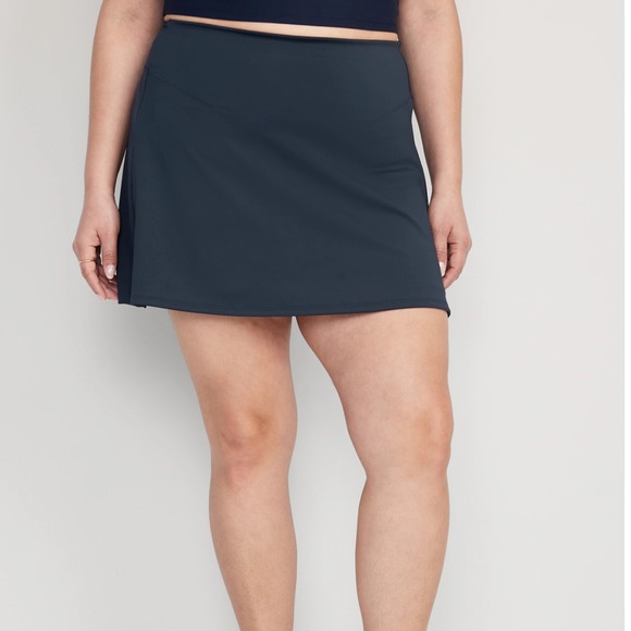 NWY OLD NAVY  Extra High-Waisted PowerSoft Skort Color: In The Navy - Picture 5 of 7